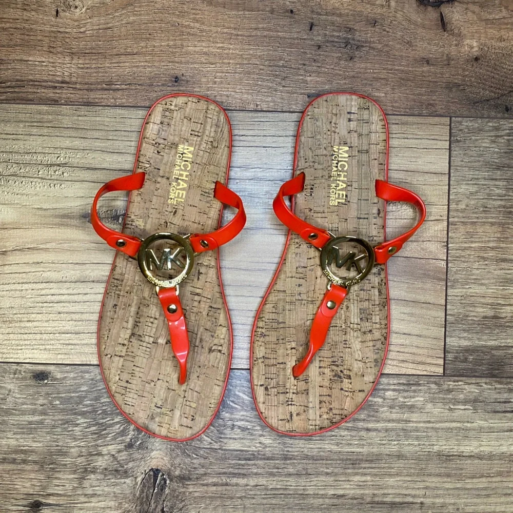 Michael Kors coral orange Thong Sandals with Logo size 7